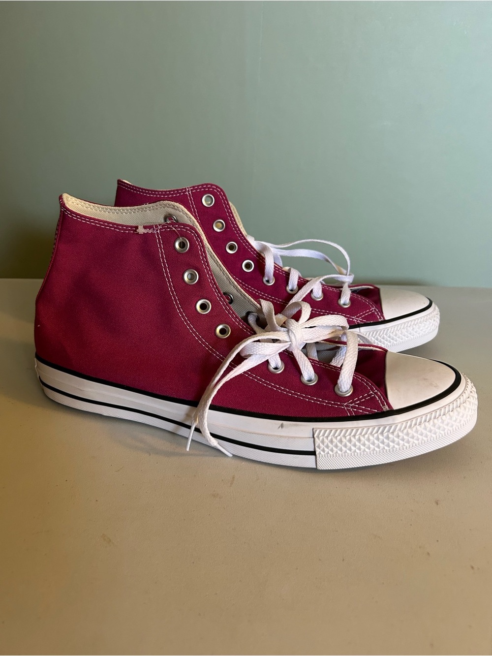 UNISEX CHUCK TAYLOR ALL STAR HIGH TOP SNEAKER Mens Size 12